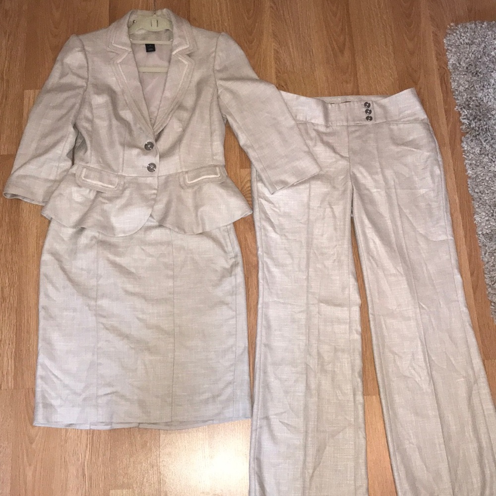 Women’s White House Black Market 3 piece suit